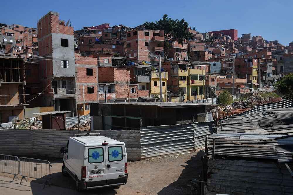 AmbulÃ¢ncia e comunidade do Rio de Janeiro