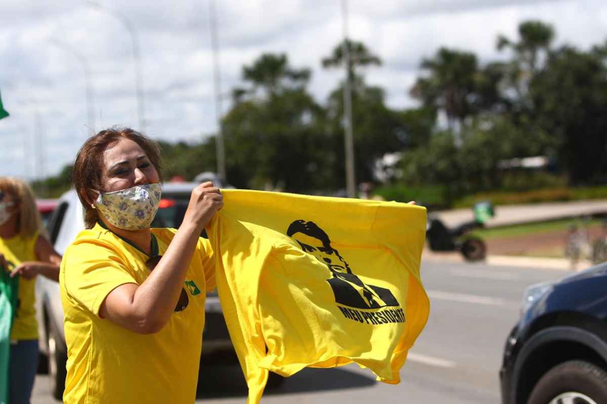 Apoiadores do presidente da RepÃºblica protestam principalmente contra o presidente da CÃ¢mara, Rodrigo Maia (DEM-RJ). Moro tambÃ©m Ã© alvo de crÃ­ticas