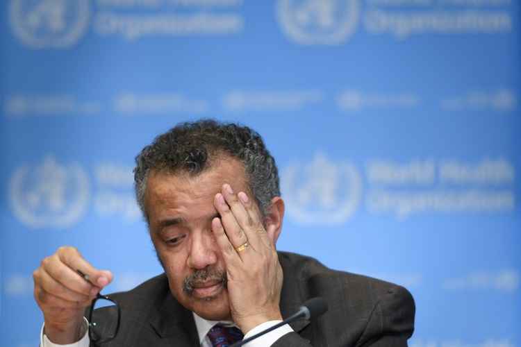 Enquanto a OMS Ã© criticada pelos Estados Unidos pela demora de sua reaÃ§Ã£o Ã  COVID-19, seu diretor-geral, Tedros Adhanom Ghebreyesus, defendeu, mais uma vez, sua aÃ§Ã£o