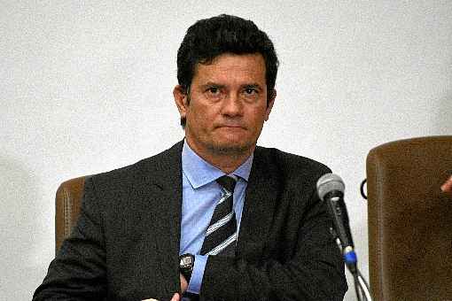 O ex-ministro da JustiÃ§a Sergio Moro acusou o presidente de tentar interferir politicamente na PF