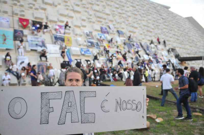 Edital, publicado nesta quinta-feira (30/4), reserva vagas para agentes culturais que nÃ£o acessaram recursos do FAC nos Ãºltimos cinco anos