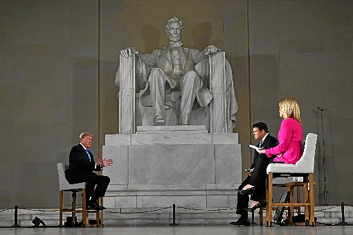 Trump dÃ¡ entrevista no Lincoln Memorial: ele afirmou que pedirÃ¡ reabertura de escolas em setembro