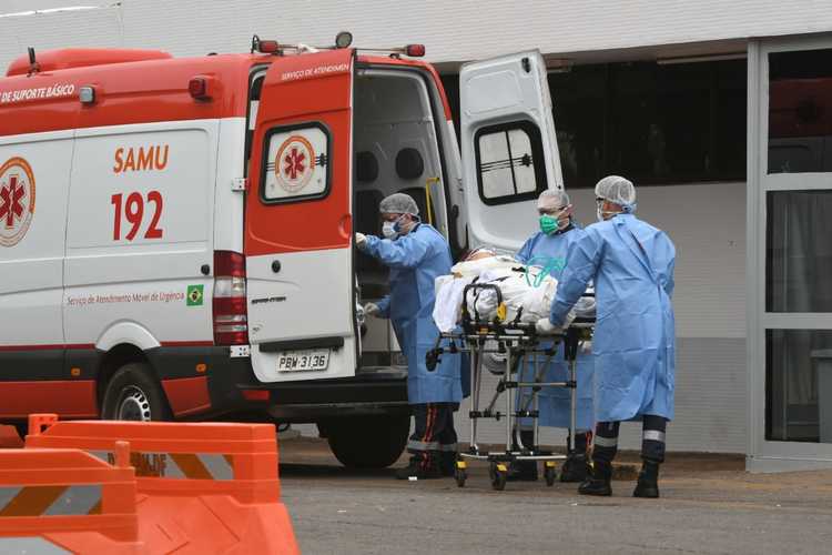 Paciente transferido do Hran para hospital no Cruzeiro