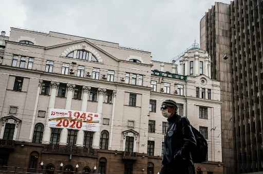 A RÃºssia realizarÃ¡ apenas celebraÃ§Ãµes abafadas em 9 de maio para o 75Âº aniversÃ¡rio do fim da Segunda Guerra Mundial, depois que o presidente Vladimir Putin adiou um desfile na PraÃ§a Vermelha devido Ã  pandemia de coronavÃ­rus.