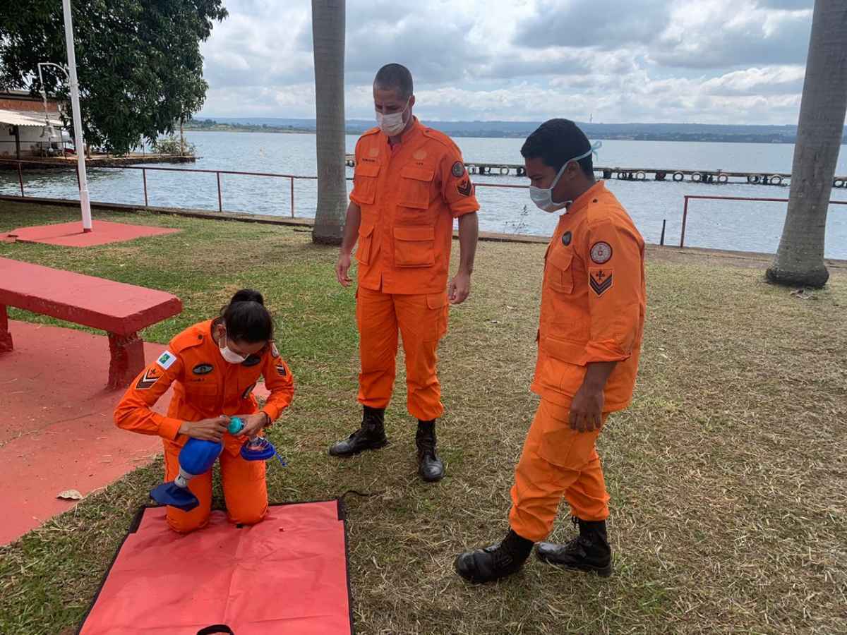 Bombeiros aprenderam sobre o uso de equipamentos de proteÃ§Ã£o individual e de respiradores