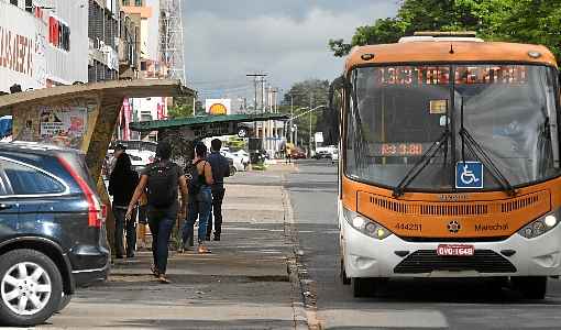 AtÃ© decisÃ£o de ontem, as empresas de Ã´nibus haviam recebido R$ 28 milhÃµes de R$ 106 milhÃµes: prejuÃ­zo por causa da reduÃ§Ã£o de passageiros