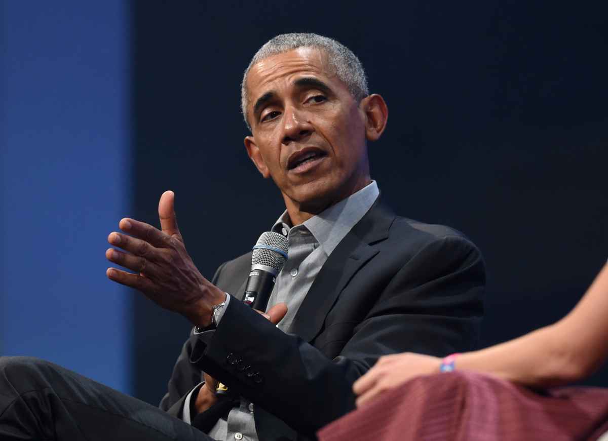 Obama fez as duras crÃ­ticas, as mais explÃ­citas apresentadas por ele atÃ© agora, durante uma conversa telefÃ´nica de meia hora com ex-colaboradores de seu governo