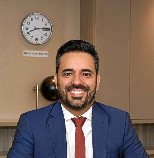 VinÃ­cius Bicalho ajuda mÃ©dicos a migrarem para os EUA