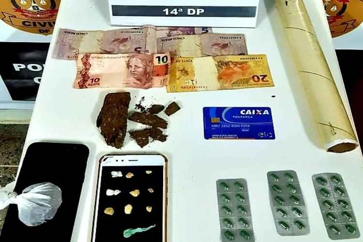 Policiais apreenderam diversas drogas e comprimidos de Rohypnol