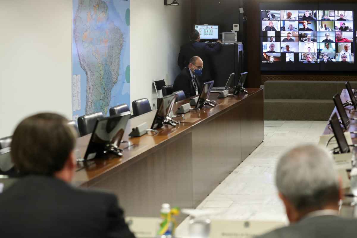 Sem mencionar o nome do parlamentar, chefe do PalÃ¡cio do Planalto fez crÃ­ticas ao presidente da CÃ¢mara. 