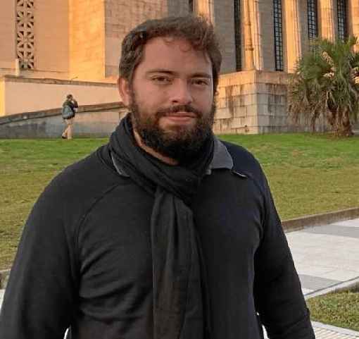 Antes da pandemia, Adalto estudava em bibliotecas; agora, dedica-se em casa