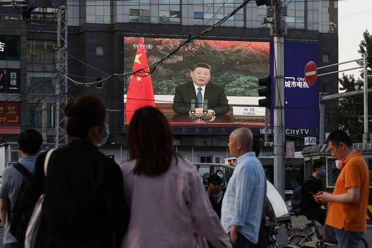 Ansioso para proteger os chineses e silenciar os crÃ­ticos ocidentais quanto Ã  gestÃ£o da pandemia, Pequim tambÃ©m se posiciona como um participante chave na corrida por uma possÃ­vel vacina