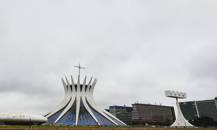 A temperatura mÃ­nima foi registrada nas primeiras horas de manhÃ£ e chegou aos 15ÂºC. A mÃ¡xima sera de 24ÂºC