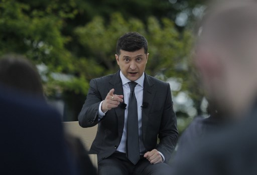 O presidente ucraniano Volodymyr Zelensky realiza uma conferÃªncia de imprensa marcando seu primeiro ano no cargo no PalÃ¡cio Mariinsky de Kiev em 20 de maio de 2020.