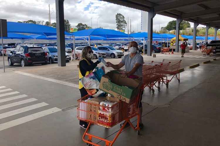 Agentes recolheram doaÃ§Ãµes nos estacionamentos de supermercados