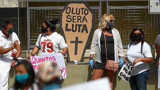 Familiares de presos protestaram, ontem, em frente Ã  Vara de ExecuÃ§Ãµes Penais (VEP)