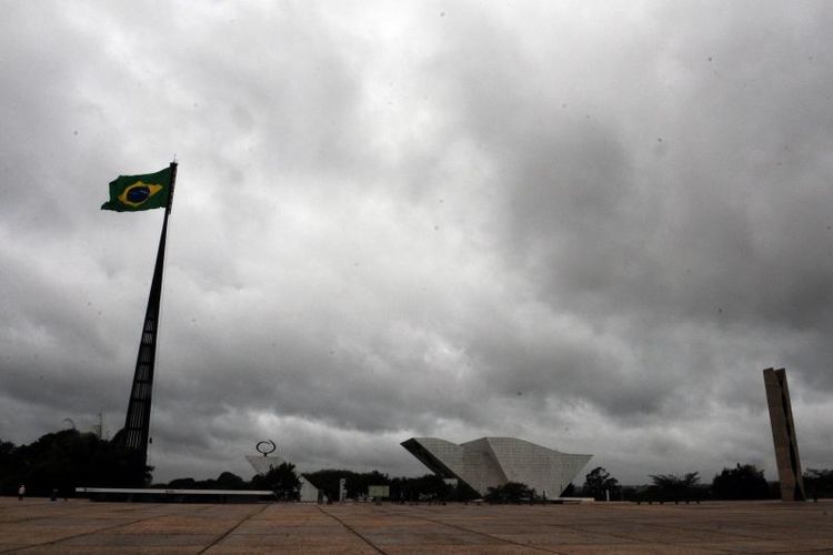 A mÃ­nima prevista pelo Inmet para este domingo (24/5) Ã© de 16Â°C, podendo chegar aos 28Â°C. A umidade do ar deve variar entre 100% e 45%