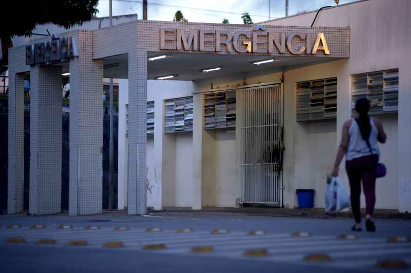 A vÃ­tima e um policial foram levados para o Hospital Regional do ParanoÃ¡