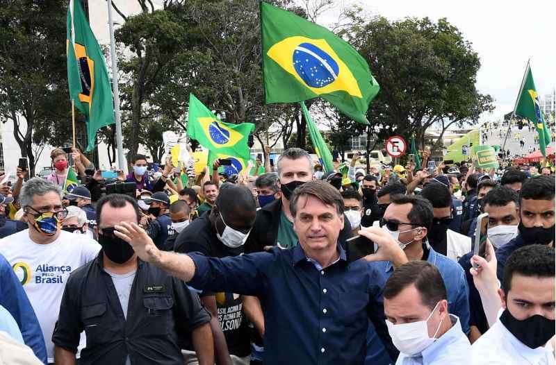 Para Bolsonaro, a pouca idade dos jogadores Ã© fator que afasta a letalidade, caso algum deles contraia covid-19