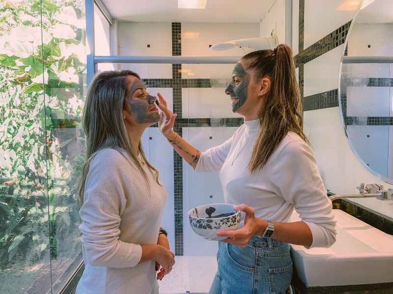 JÃ©ssica e Fernanda: rotina de skincare e hidrataÃ§Ã£o dos fios