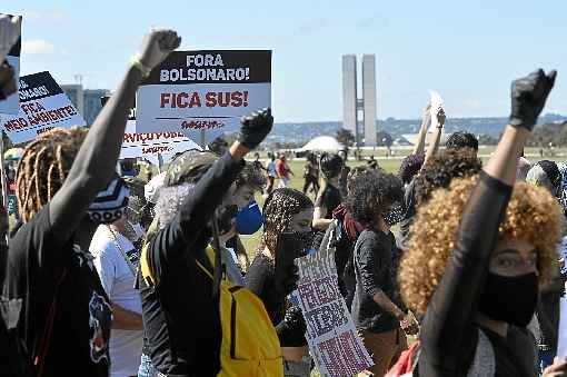 ManifestaÃ§Ãµes em defesa da democracia ganham traÃ§Ã£o, contrapondo-se Ã s dos apoiadores do governo. Atos trazem outras pautas, de questÃµes negligenciadas pelo Executivo. Mas sÃ£o consideradas um prÃ³logo para algo maior