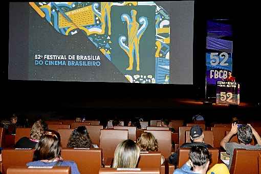 A intenÃ§Ã£o era fazer um festival on-line, mas a Secretaria de Cultura diz que nÃ£o tem dinheiro para o evento