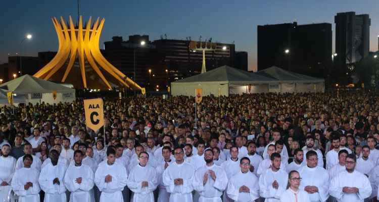 CelebraÃ§Ã£o que ocorre anualmente na Esplanada dos MinistÃ©rios foi cancelada