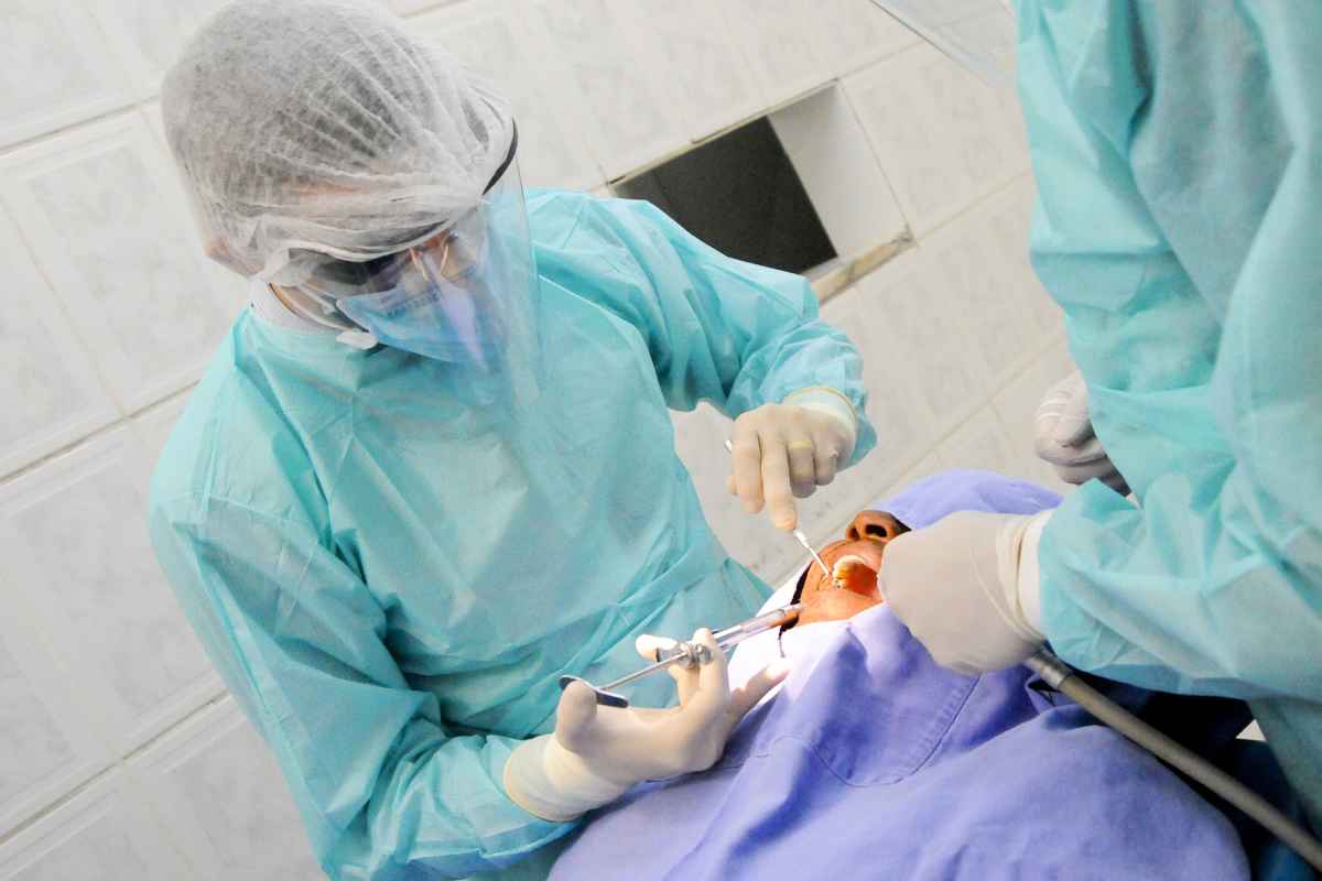 Apesar ad pandemia, a equipe odontolÃ³gica estÃ¡ atendendo casos de emergÃªncia