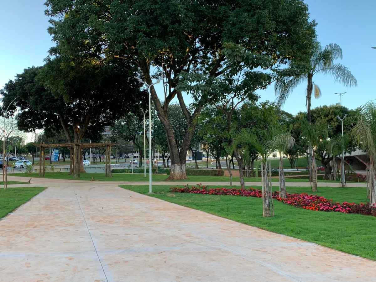 A PraÃ§a dos Estados Ã© um novo local para turistas e brasilienses que passam todos os dias pelo centro da capital