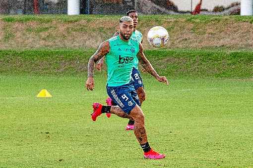 Gabigol deve estar em campo, amanhÃ£, no retorno do Carioca, com Flamengo e Bangu jogando de portÃµes fechados