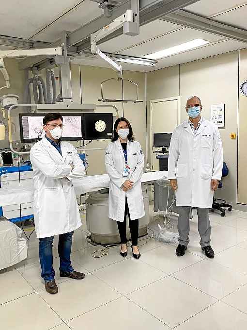 Eduardo Waihrich (esquerda), LetÃ­cia Rebello e Bruno Parente conduziram o estudo no Hospital de Base