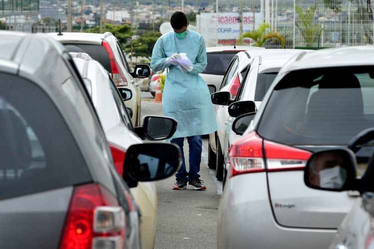 O exame Ã© indicado para pessoas com sintomas da doenÃ§a hÃ¡ pelo menos sete dias