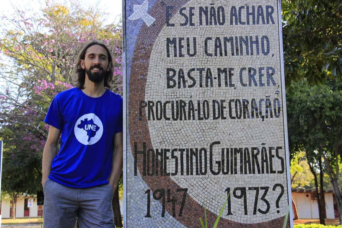 Iago MontalvÃ£o, presidente da UniÃ£o Nacional dos Estudantes