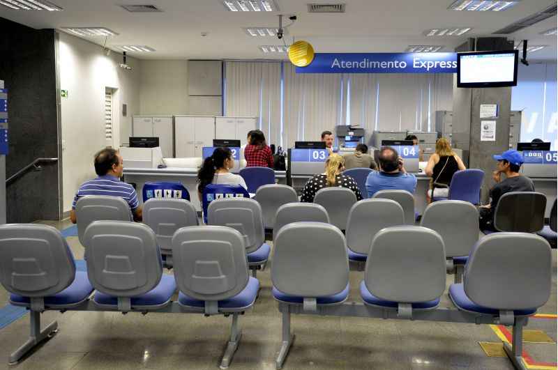 A proposta segue os parÃ¢metros da Lei 13.932, de dezembro do ano passado, que reduz a percentagem que a Caixa recebe, de 1% para 0,5% do patrimÃ´nio lÃ­quido, hoje estimado em R$ 25 bilhÃµes.