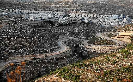 O assentamento judaico de Givat Zeev (ao fundo), na CisjordÃ¢nia ocupada