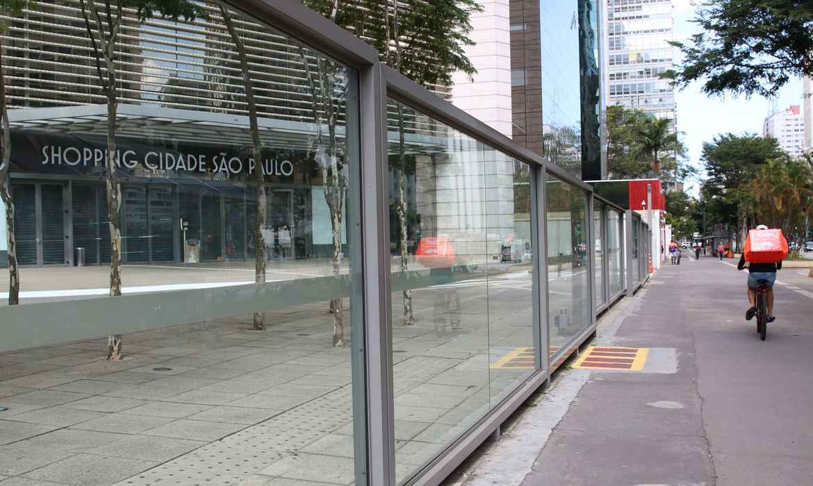 Entrada de shopping em SÃ£o Paulo, Avenida Paulista