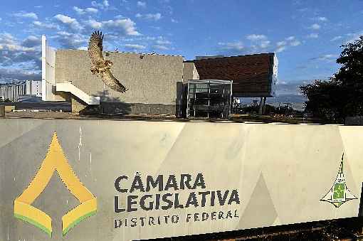 Com a determinaÃ§Ã£o publicada no DiÃ¡rio da CÃ¢mara Legislativa, apenas substituiÃ§Ãµes podem ser feitas, desde que o cargo esteja ocupado