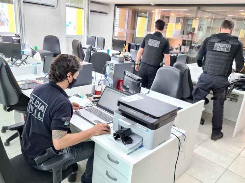 A operaÃ§Ã£o contou com apoio da PolÃ­cia Civil de Pernambuco, onde tambÃ©m houve cumprimento de mandados