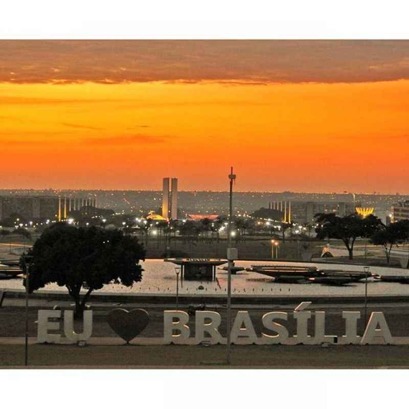 Por volta da 7h, a menor temperatura registrada foi de 10Âº C, mas, no meio da tarde pode chegar os termÃ´metros podem indicar atÃ© 28Âº C