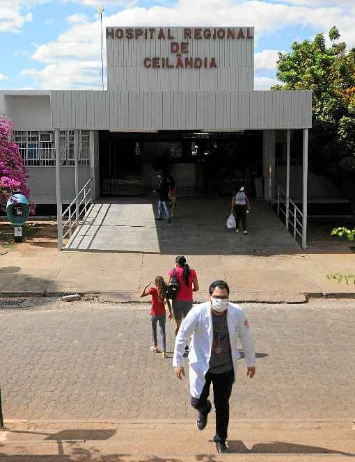 O Hospital Regional de CeilÃ¢ndia (HRC) Ã© uma das unidades do DF que estÃ¡ sobrecarregada devido ao avanÃ§o da doenÃ§a