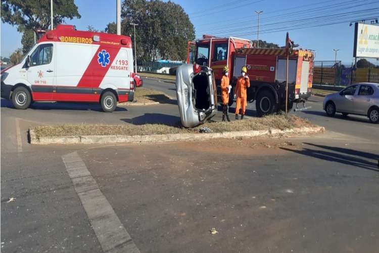 Os condutores dos veÃ­culos saÃ­ram ilesos e nÃ£o precisaram ir para o hospital