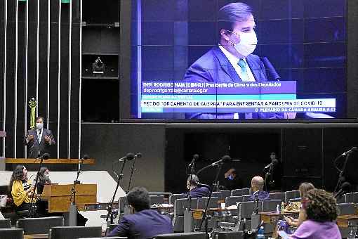 Houve quem confirmasse que %u201Cengraxaram%u201D a PEC, mas deputados atribuÃ­ram consenso sÃ³ ao esforÃ§o de Maia