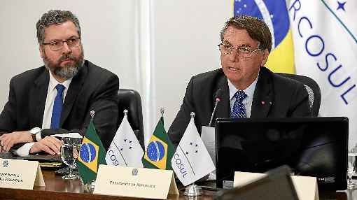 AraÃºjo articulou o atrelamento diplomÃ¡tico aos EUA, seguindo as diretrizes determinadas por Bolsonaro