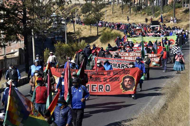 Milhares de bolivianos fazem protesto