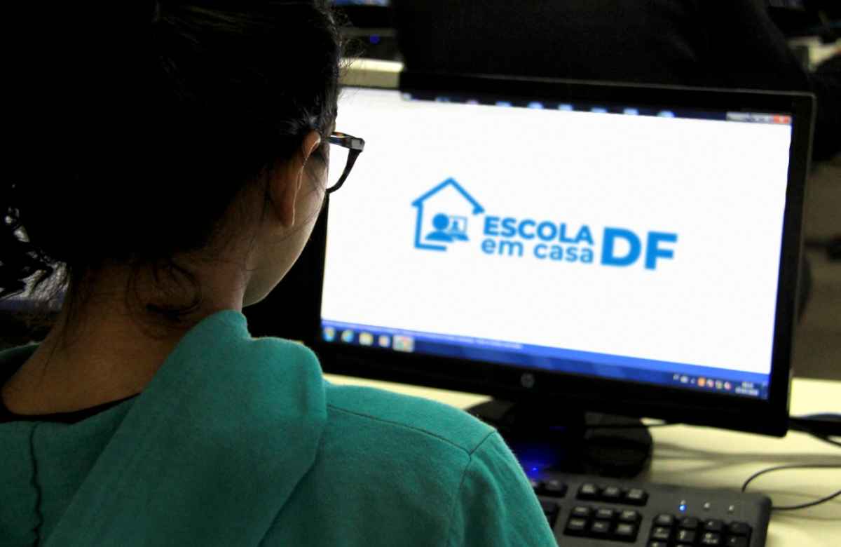 Desde a Ãºltima segunda-feira, a participaÃ§Ã£o no programa Escola em Casa DF passou a ser obrigatÃ³ria