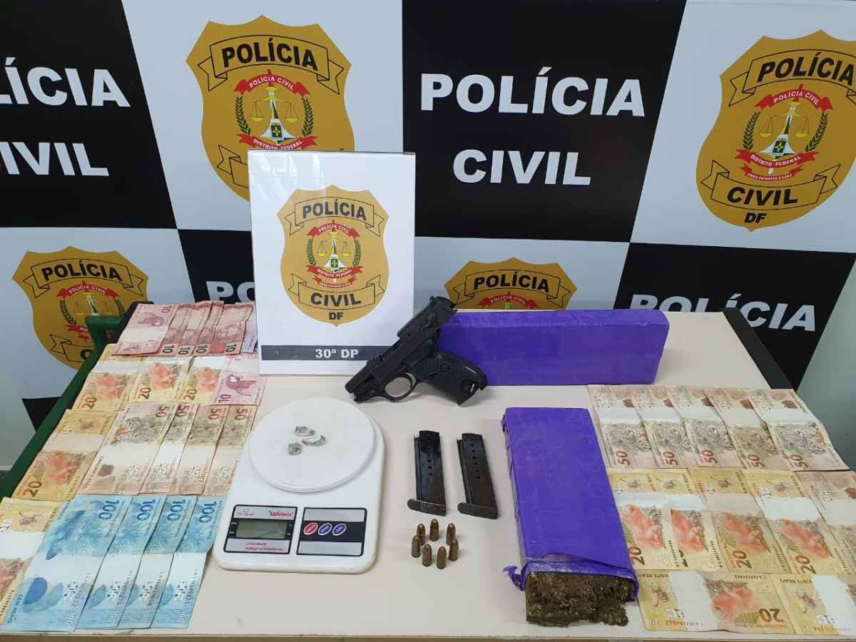 Armas, dinheiro e muniÃ§Ã£o foram apreendidos com o suspeito