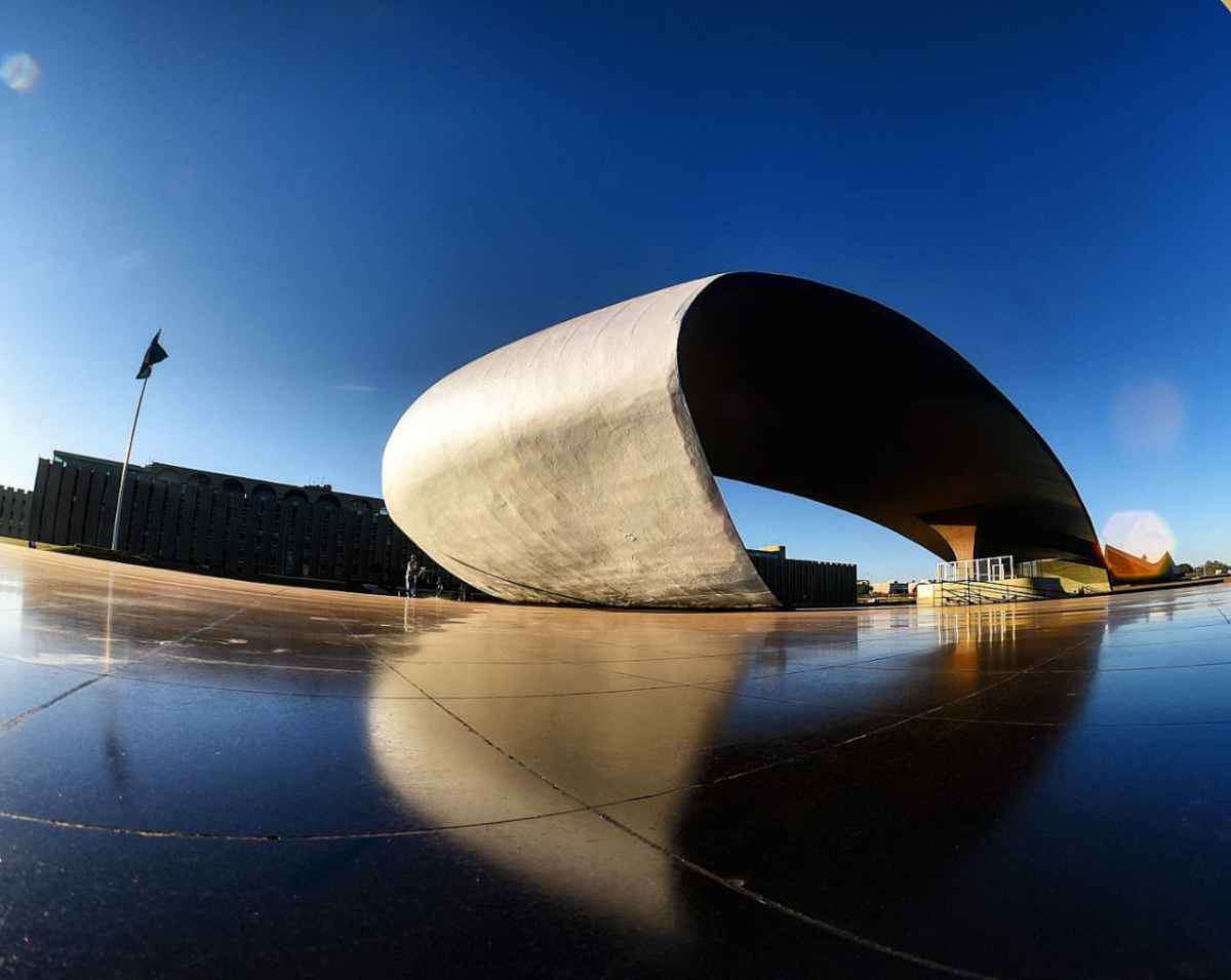 Com uma leve elevaÃ§Ã£o na temperatura, fim de semana serÃ¡ mais quente em BrasÃ­lia. A umidade relativa do ar continua baixa e inspira cuidados