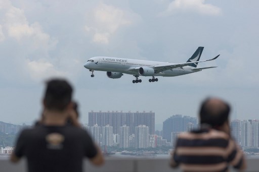 Nesta foto de arquivo tirada em 3 de maio de 2019, uma aeronave de passageiros Boeing 747 da British Airways se prepara para pousar no aeroporto de Heathrow, a oeste de Londres.