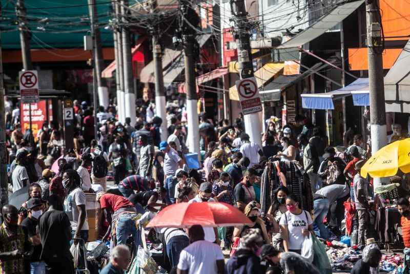 pessoas na rua