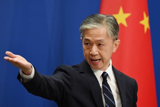 O porta-voz do MinistÃ©rio das RelaÃ§Ãµes Exteriores da China, Wang Wenbin, faz uma pergunta durante o briefing diÃ¡rio do MinistÃ©rio das RelaÃ§Ãµes Exteriores em Pequim, em 24 de julho de 2020.